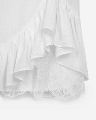 Robe courte avec dentelle &eacute;crue