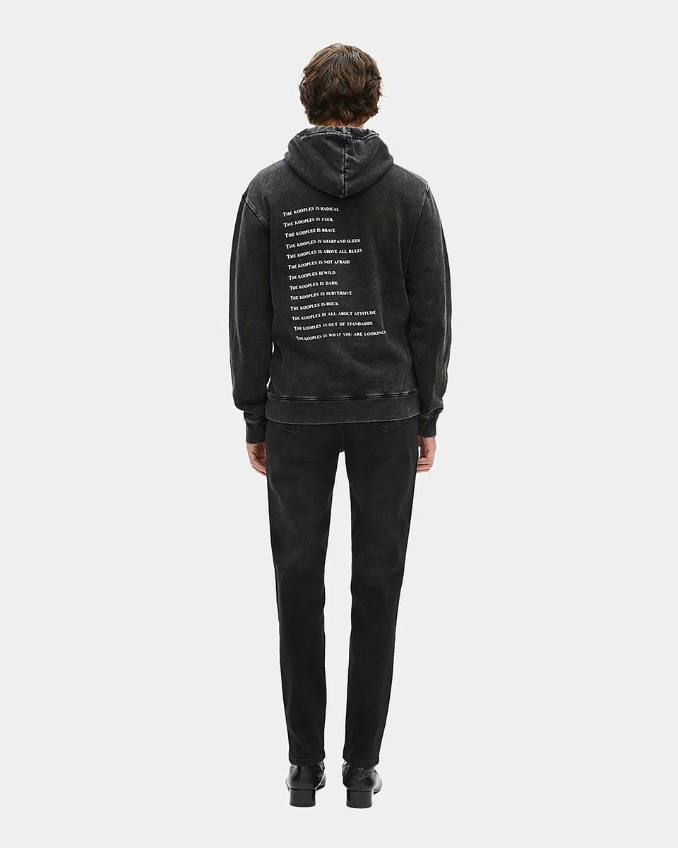 Sweatshirt &agrave; capuche What is noir