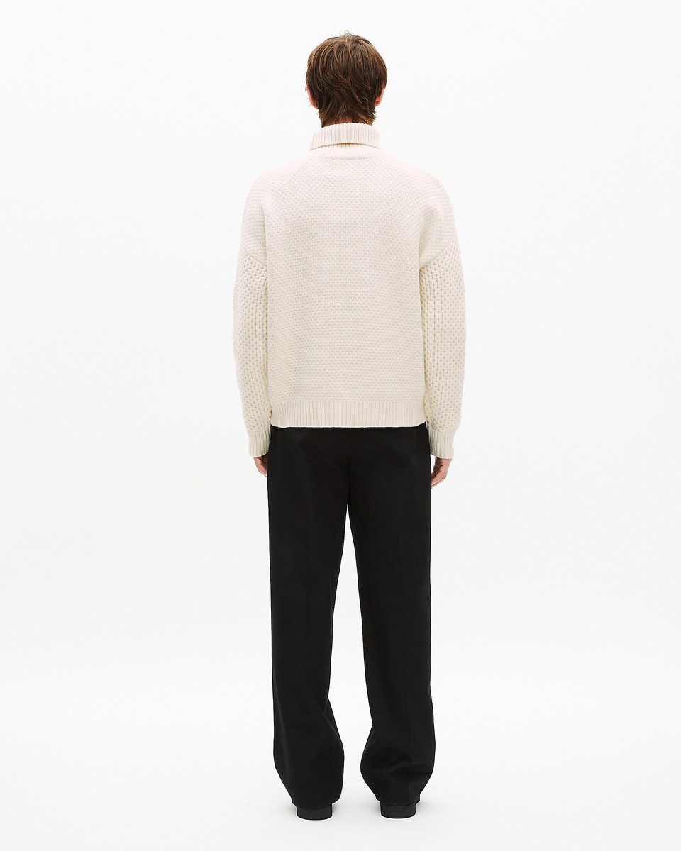 Pull torsad&eacute; en laine beige