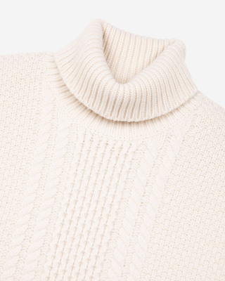 Pull torsadé en laine beige