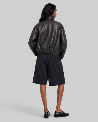 Schwarze Lederjacke mit Rei&szlig;verschluss