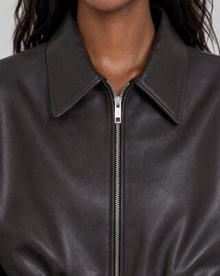 Schwarze Lederjacke mit Rei&szlig;verschluss
