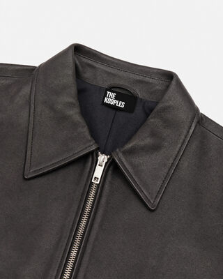 Schwarze Lederjacke mit Rei&szlig;verschluss