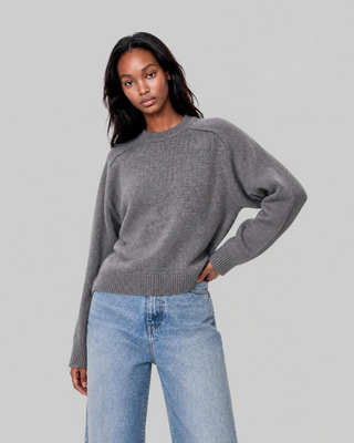 Grauer Pullover aus Merinowolle