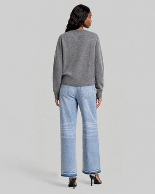 Grauer Pullover aus Merinowolle