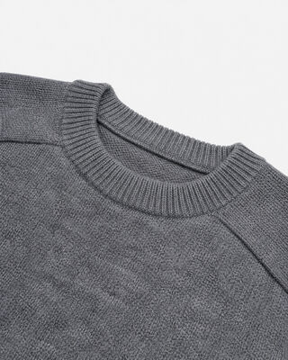 Grauer Pullover aus Merinowolle