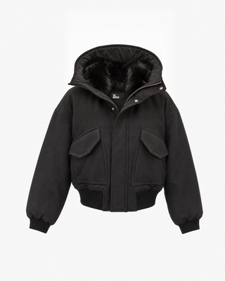 Schwarze Jacke mit Rei&szlig;verschluss und Kunstfellkragen