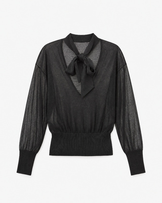 Pullover mit schwarzem Krawattenschal