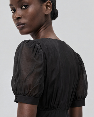 Schwarzes langes Kleid