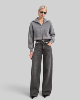 Weite, schwarz verwaschene Jeans