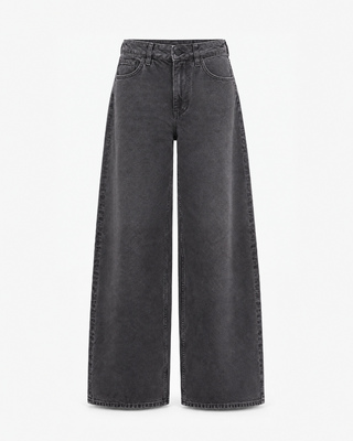 Weite, schwarz verwaschene Jeans