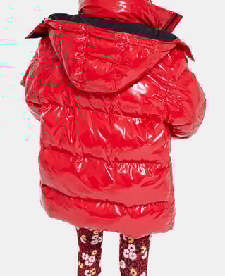 The Kooples DAMEN RED rote oversize-daunenjacke aus vinyl mit riemchen und the kooples-logo