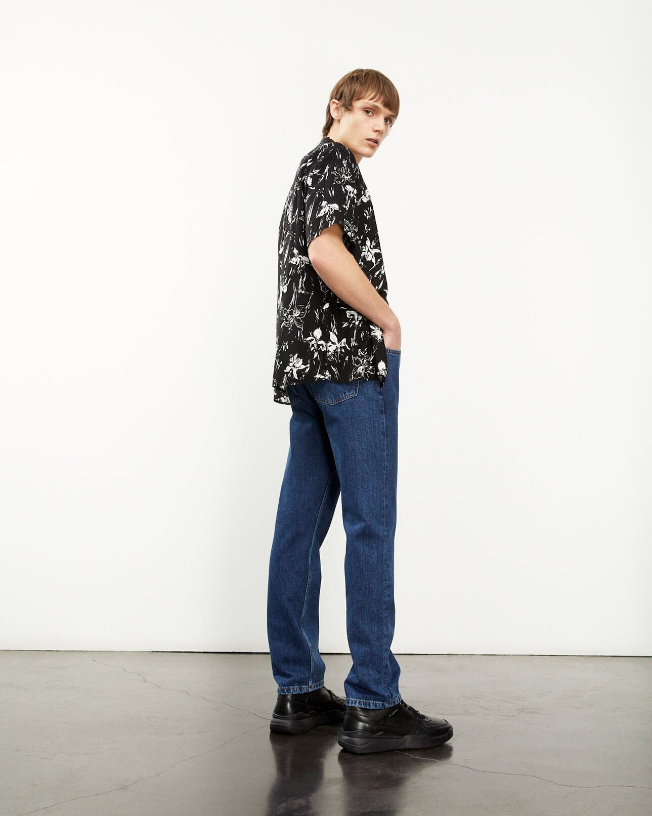 The Kooples MEN BLACK WHITE flowing floral shirt with short sleeves