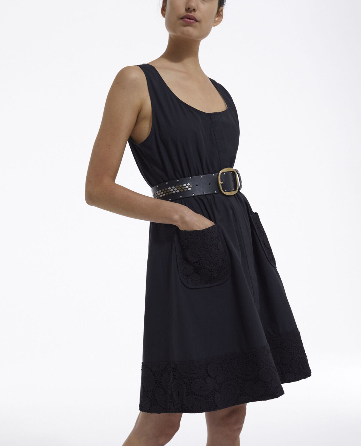 Sleeveless short black dress with pockets