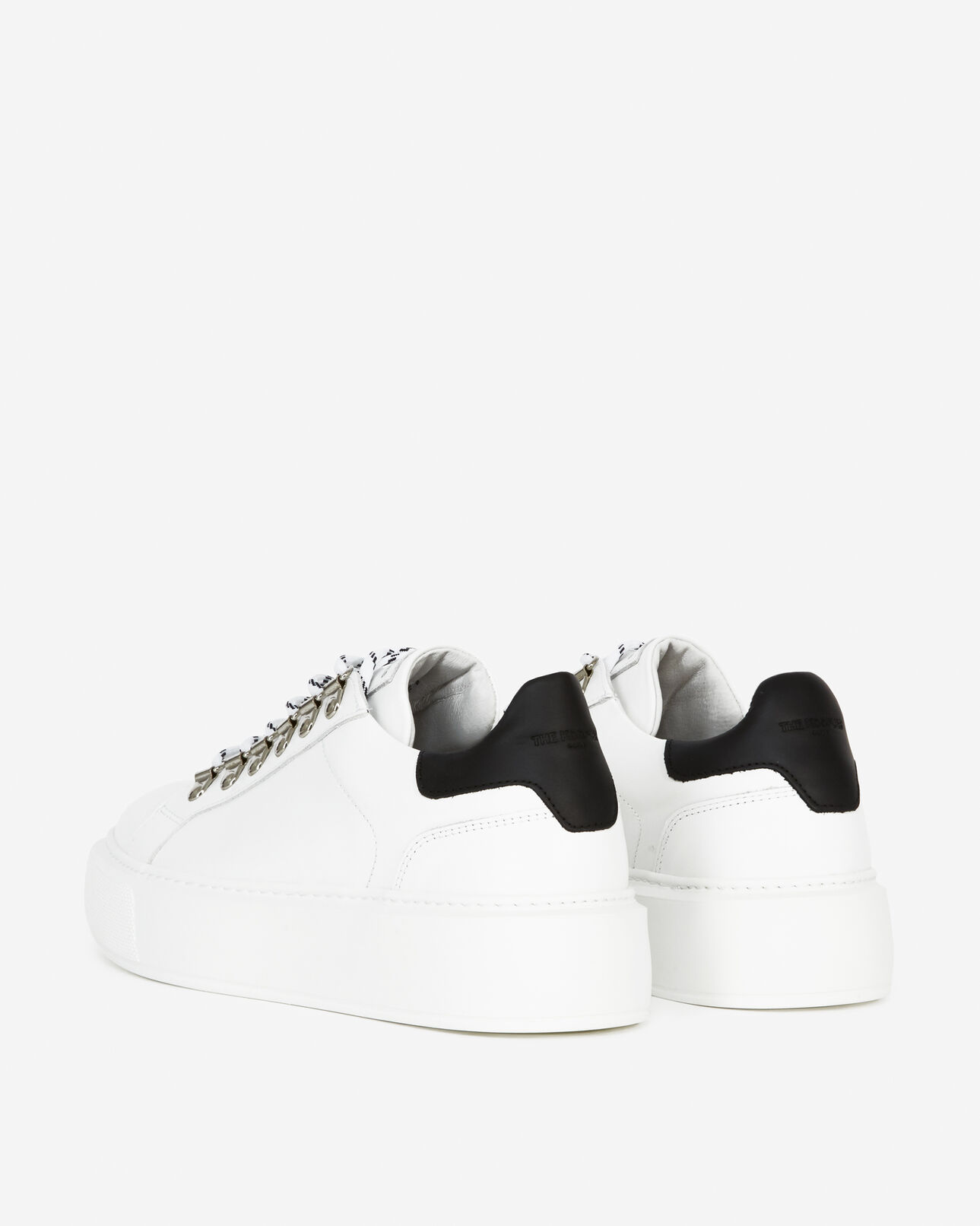 The Kooples FEMME WHITE / BLACK baskets blanches cuir lisse détail noir