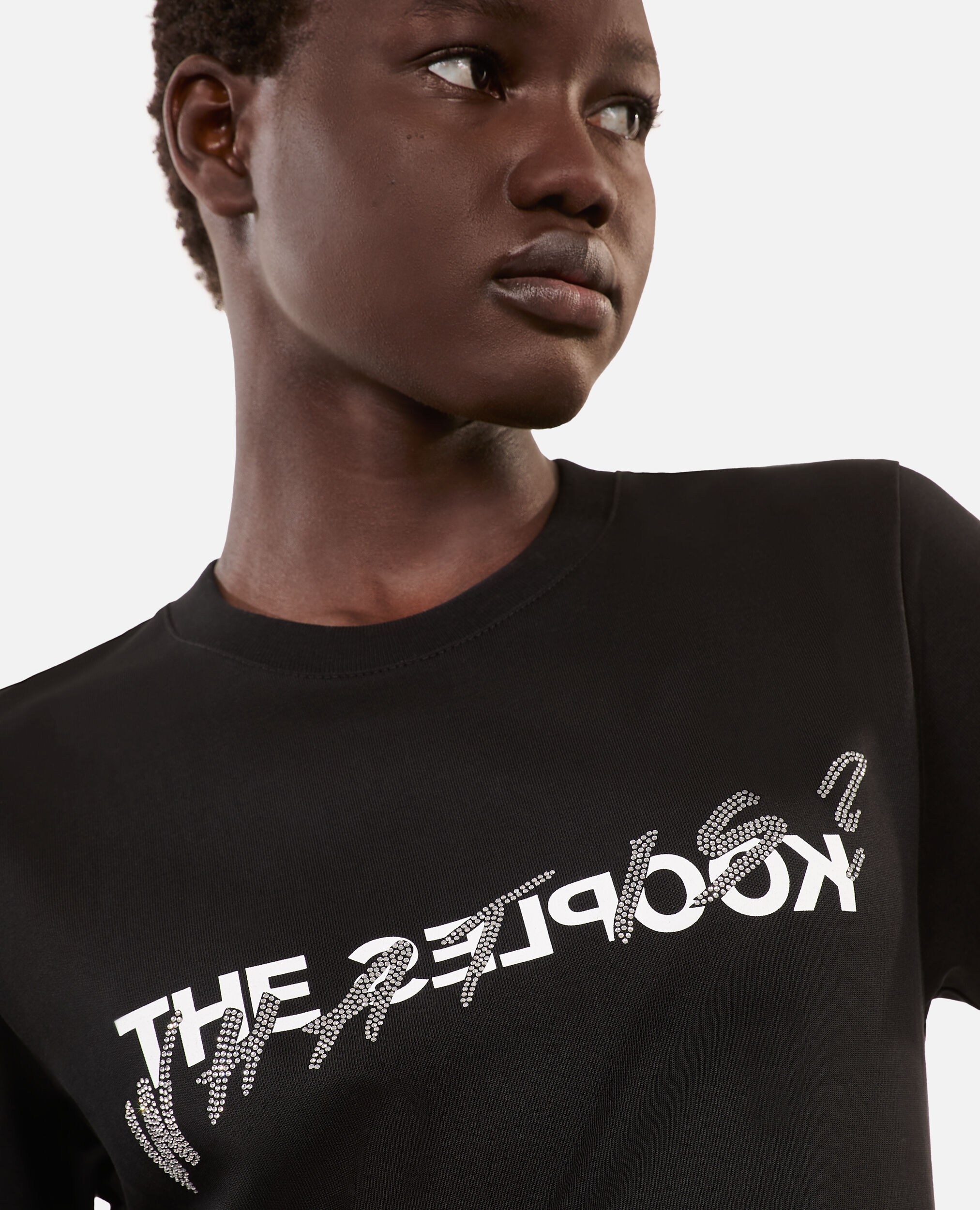 Schwarzes T-Shirt mit „What is“-Strassbesatz, BLACK, hi-res image number null