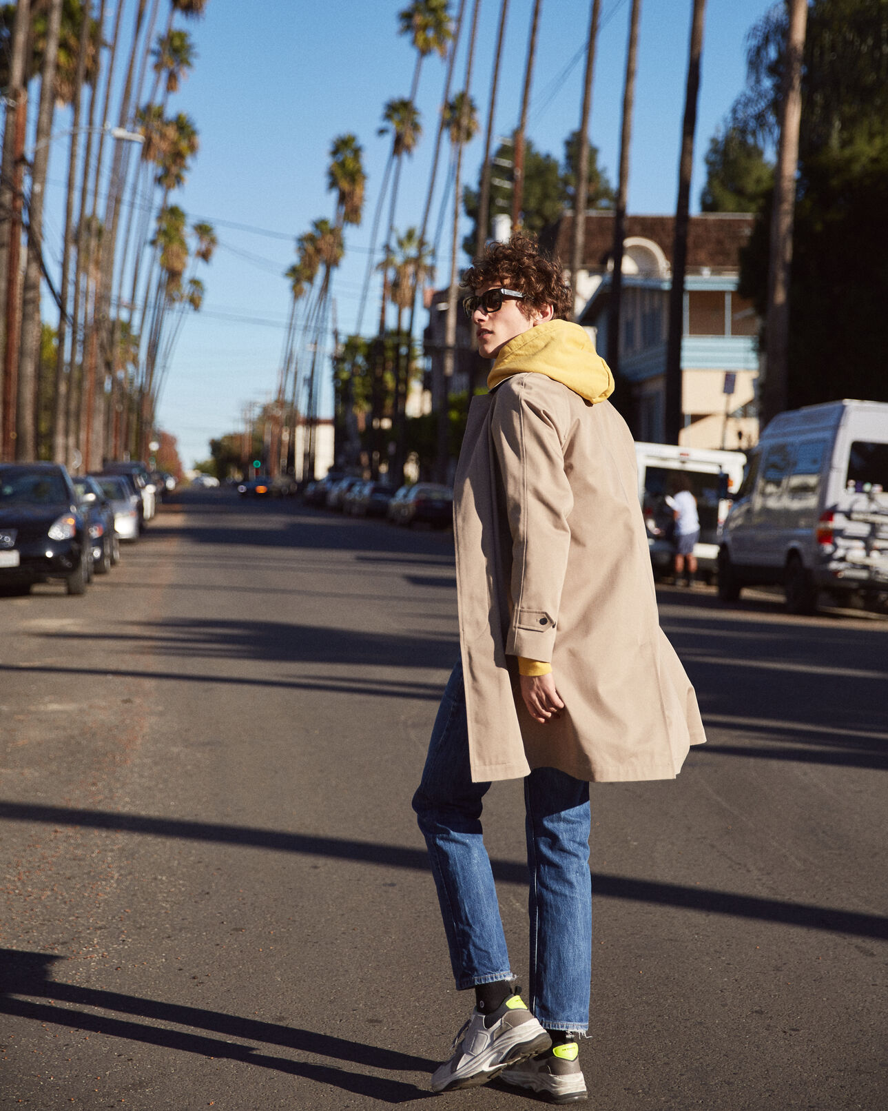 The Kooples HERREN BEIGE beiger trenchcoat mit raglanärmeln und tartan-innenfutter