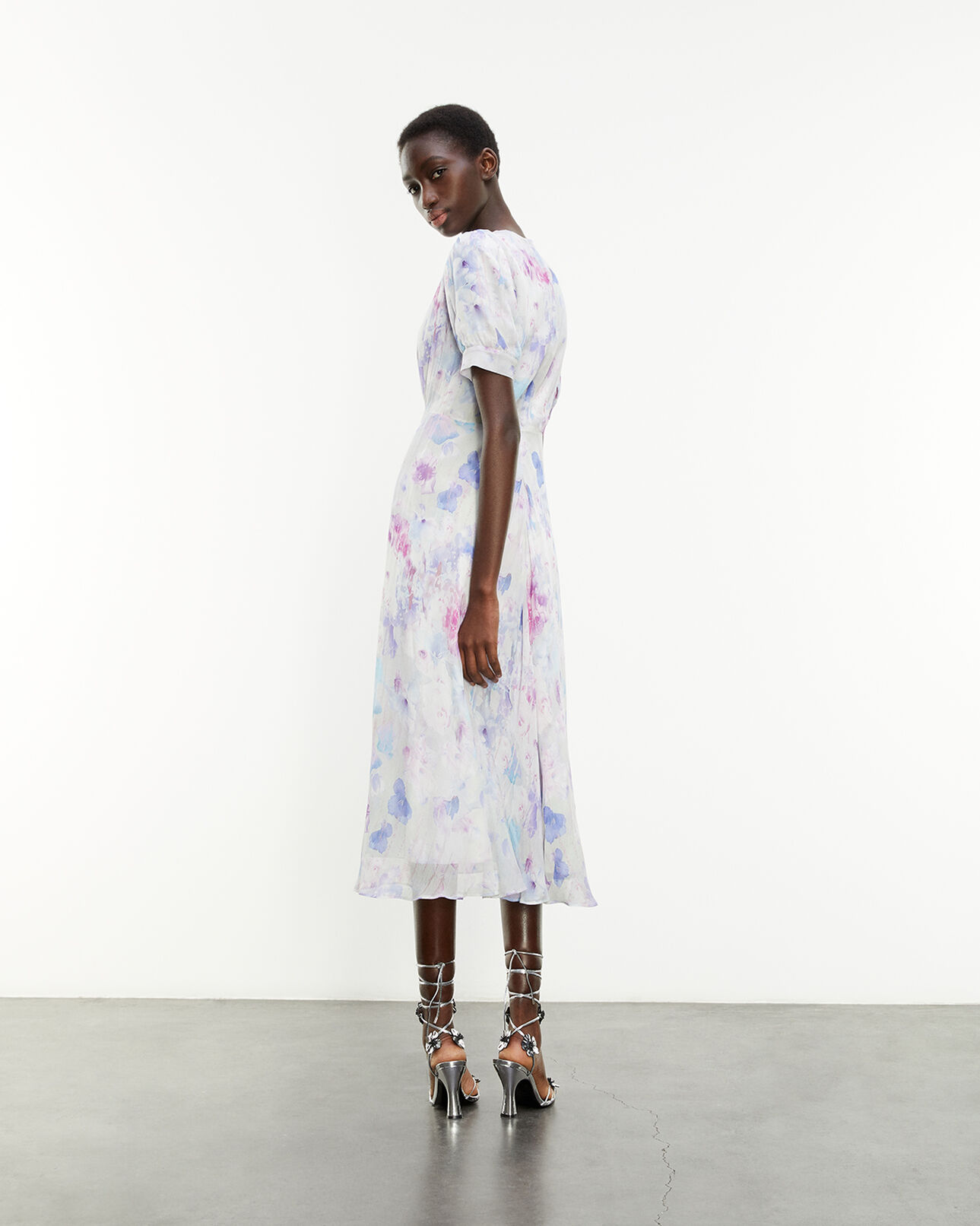 The Kooples FEMME WHITE / LAVENDER robe longue à imprimé