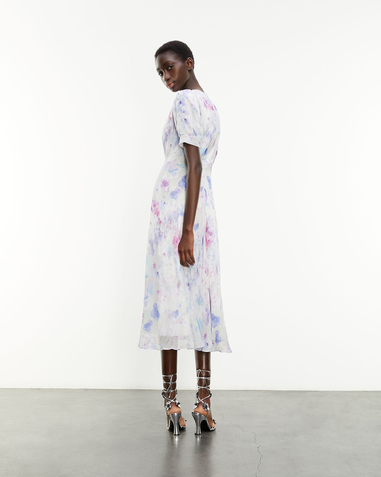 The Kooples FEMME WHITE / LAVENDER robe longue à imprimé