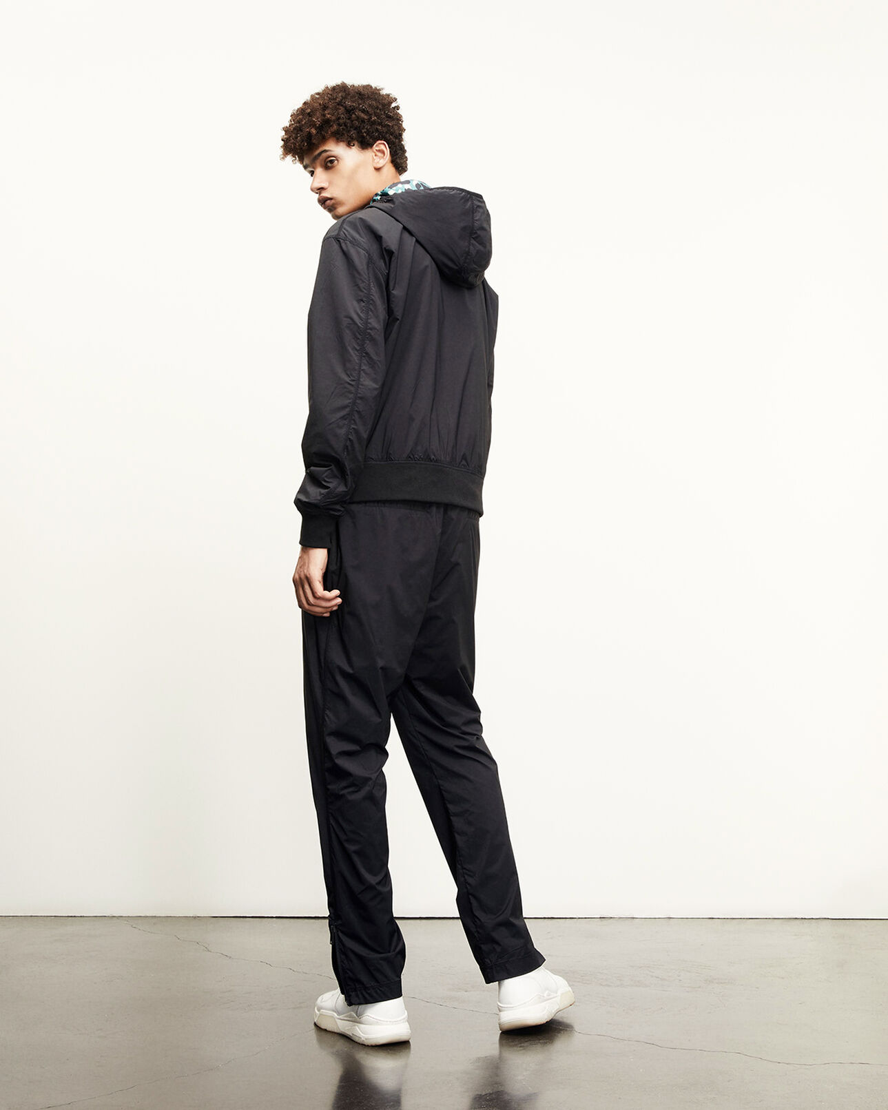 The Kooples HOMME BLACK / LEOPARD jogging noir léger à logo the kooples