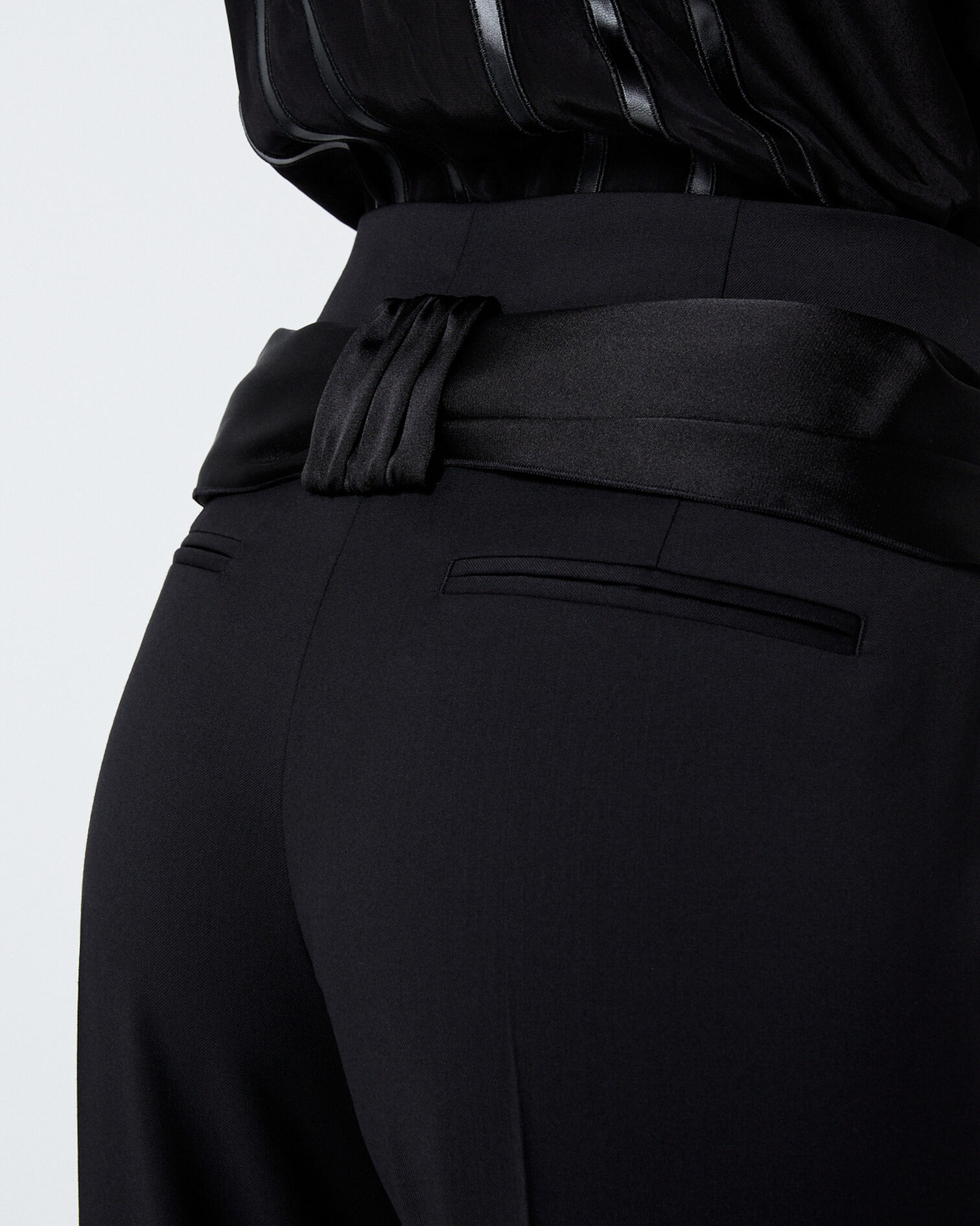 Schwarze Wollhose mit Bindegürtel, BLACK, hi-res image number null