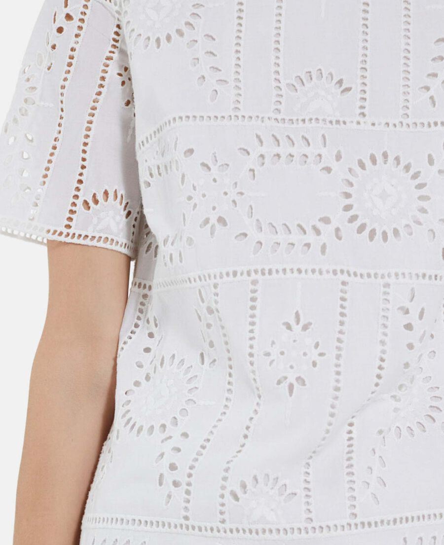 robe brodée blanche courte à col rond