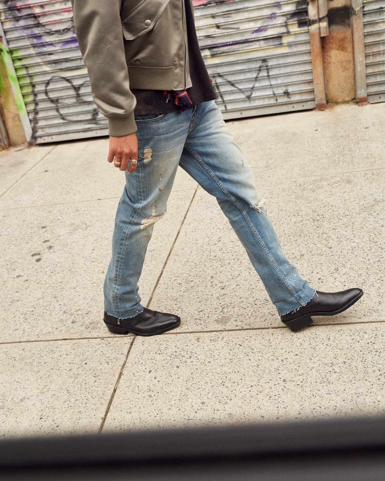 The Kooples HERREN LIGHT BLUE hellblaue jeans mit waschungen und destroyed-details