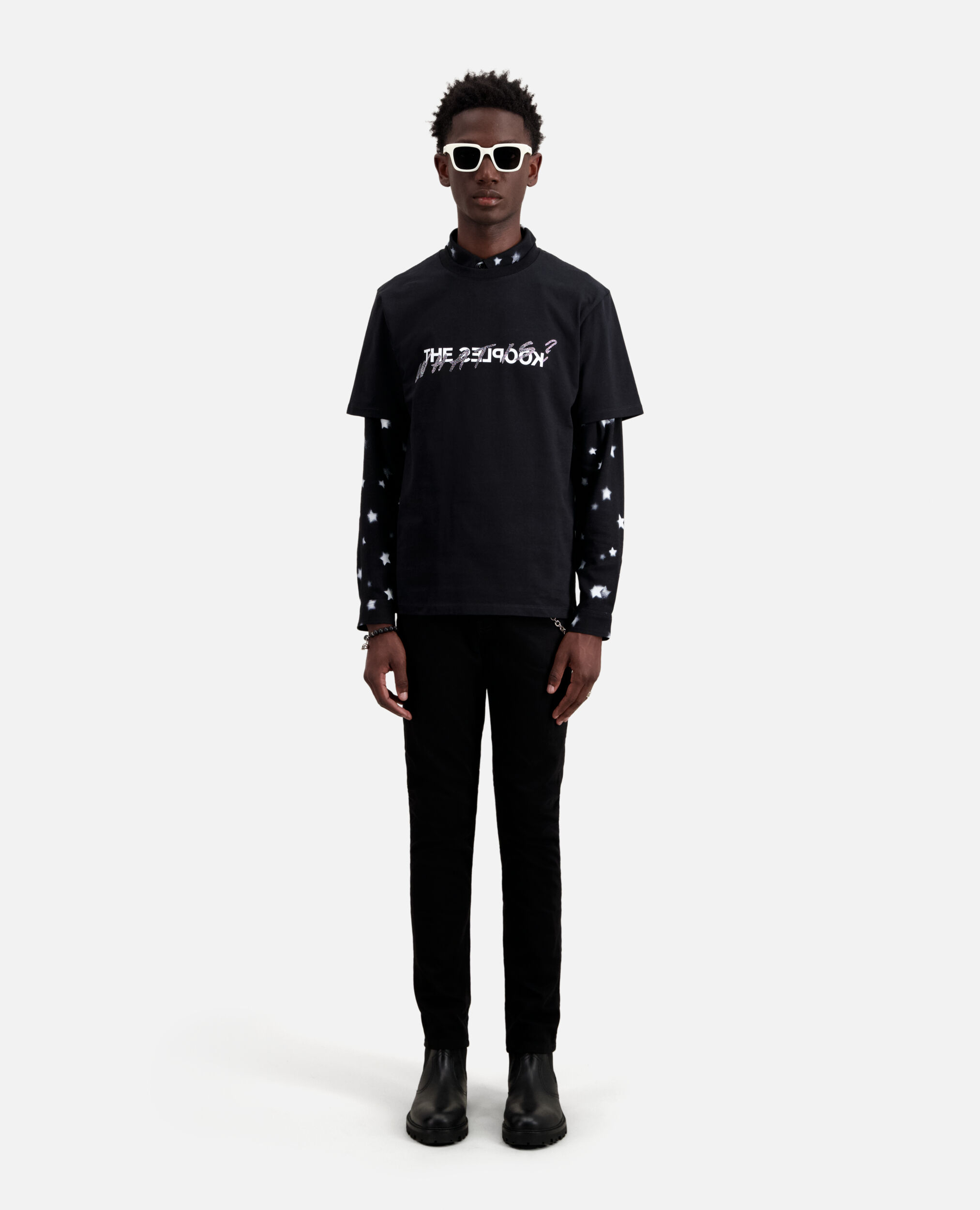 Schwarzes T-Shirt mit „What is“-Strassbesatz, BLACK, hi-res image number null