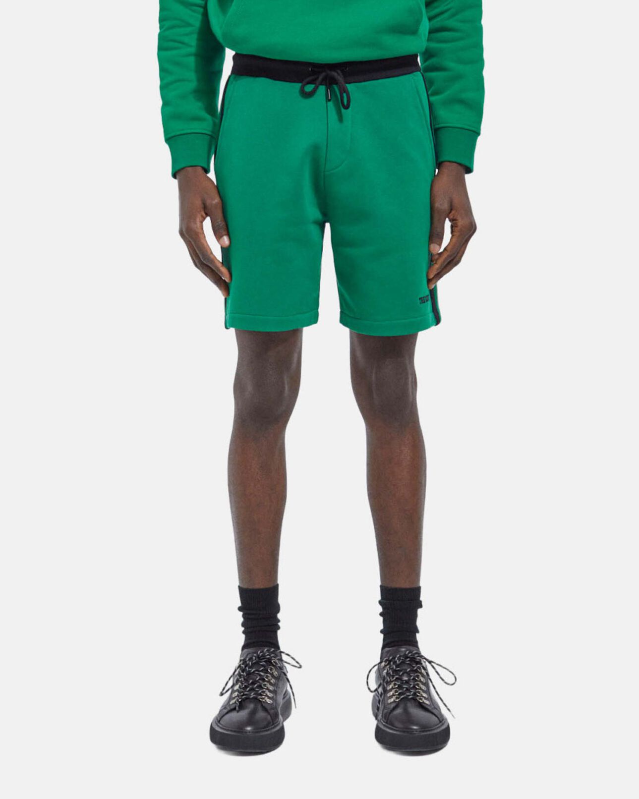 The Kooples HOMME GREEN BLACK ECRU short vert molleton bandes latérales noires