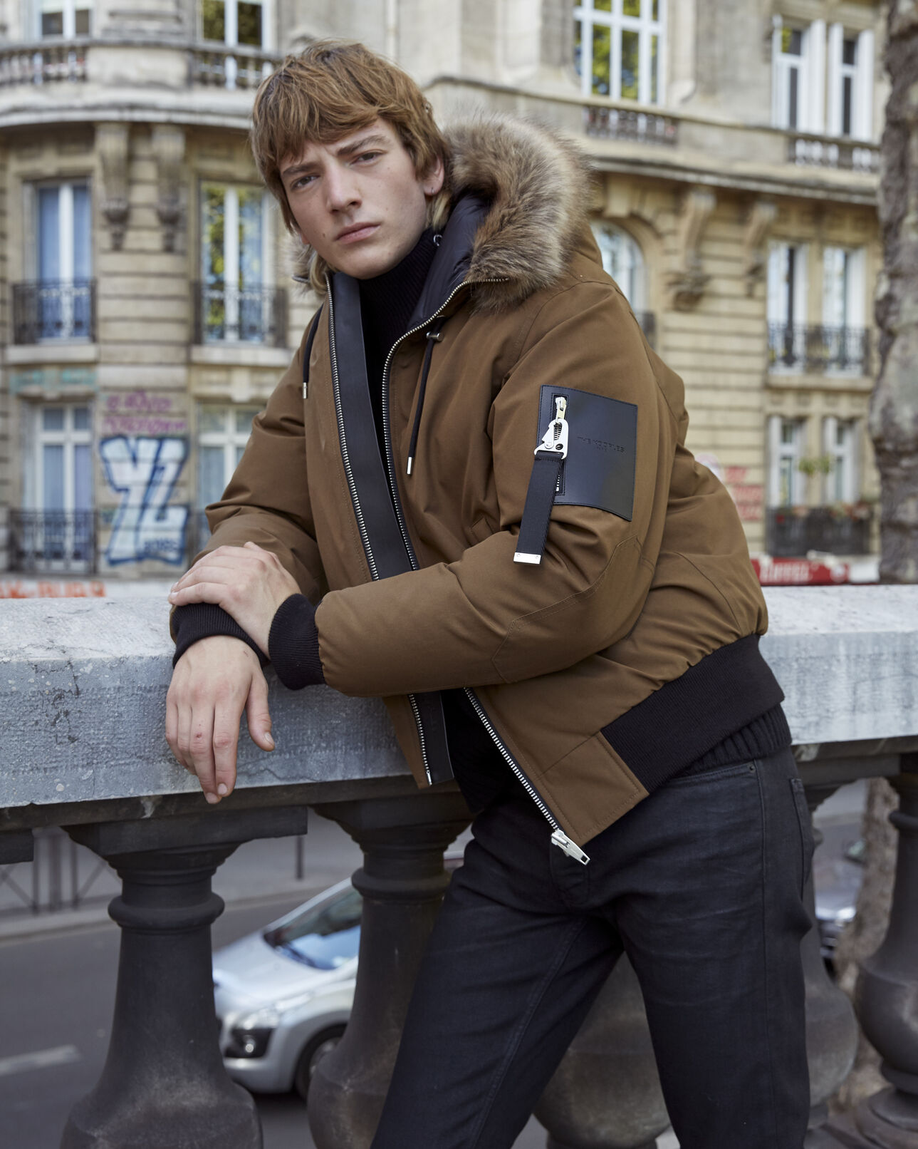 The Kooples HOMBRE CAMEL chaqueta corta de nailon de plumón de camello con capucha