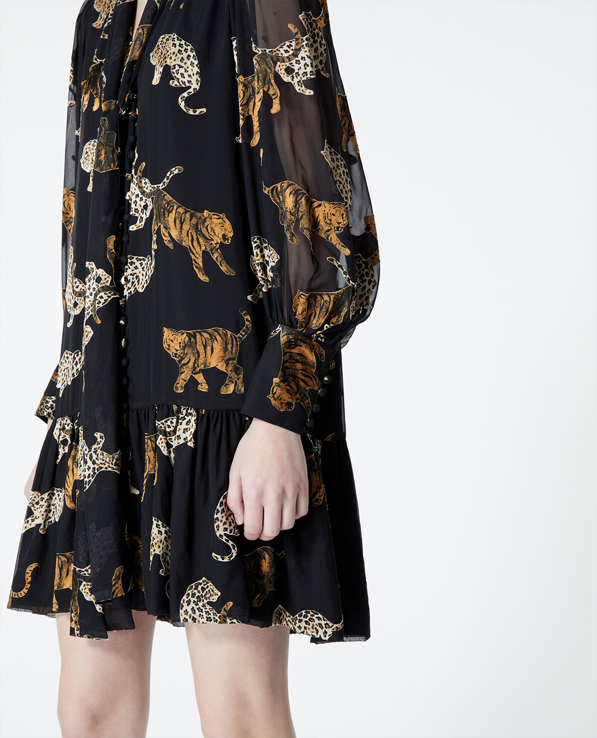 Short black dress with leopard print