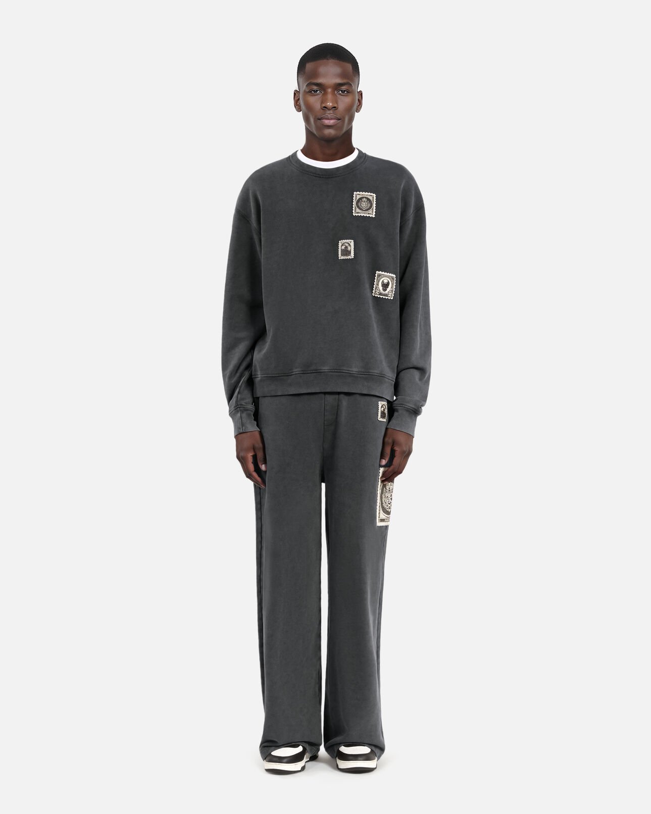 The Kooples HERREN BLACK WASHED schwarzes, verblichenes sweatshirt mit patches