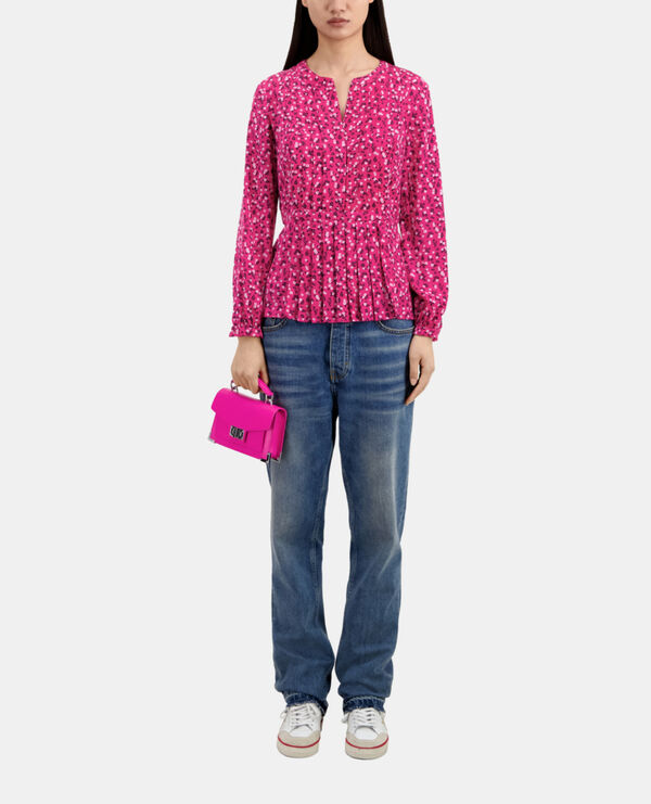 printed top with pleating