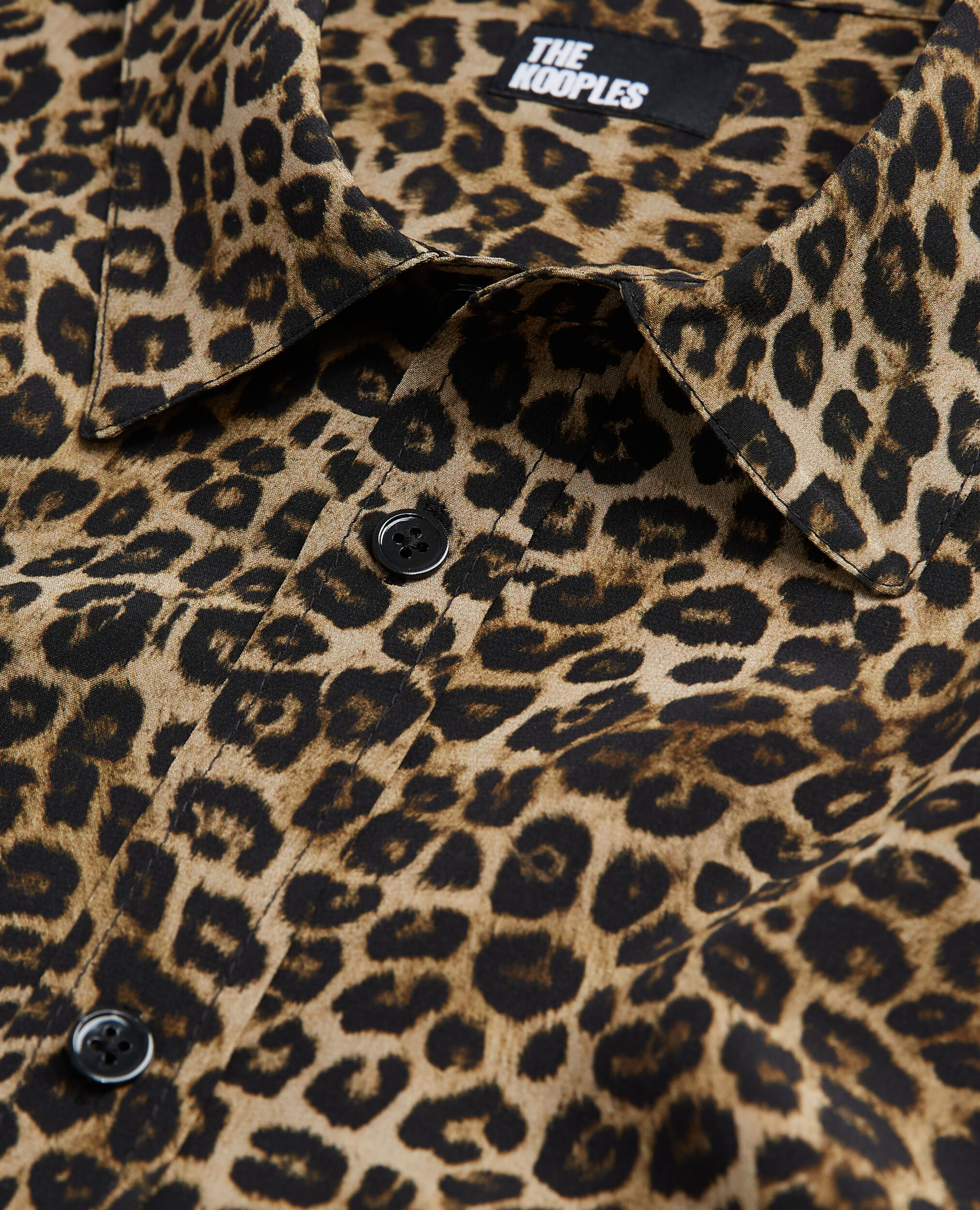 Leopard print silk shirt with classic collar