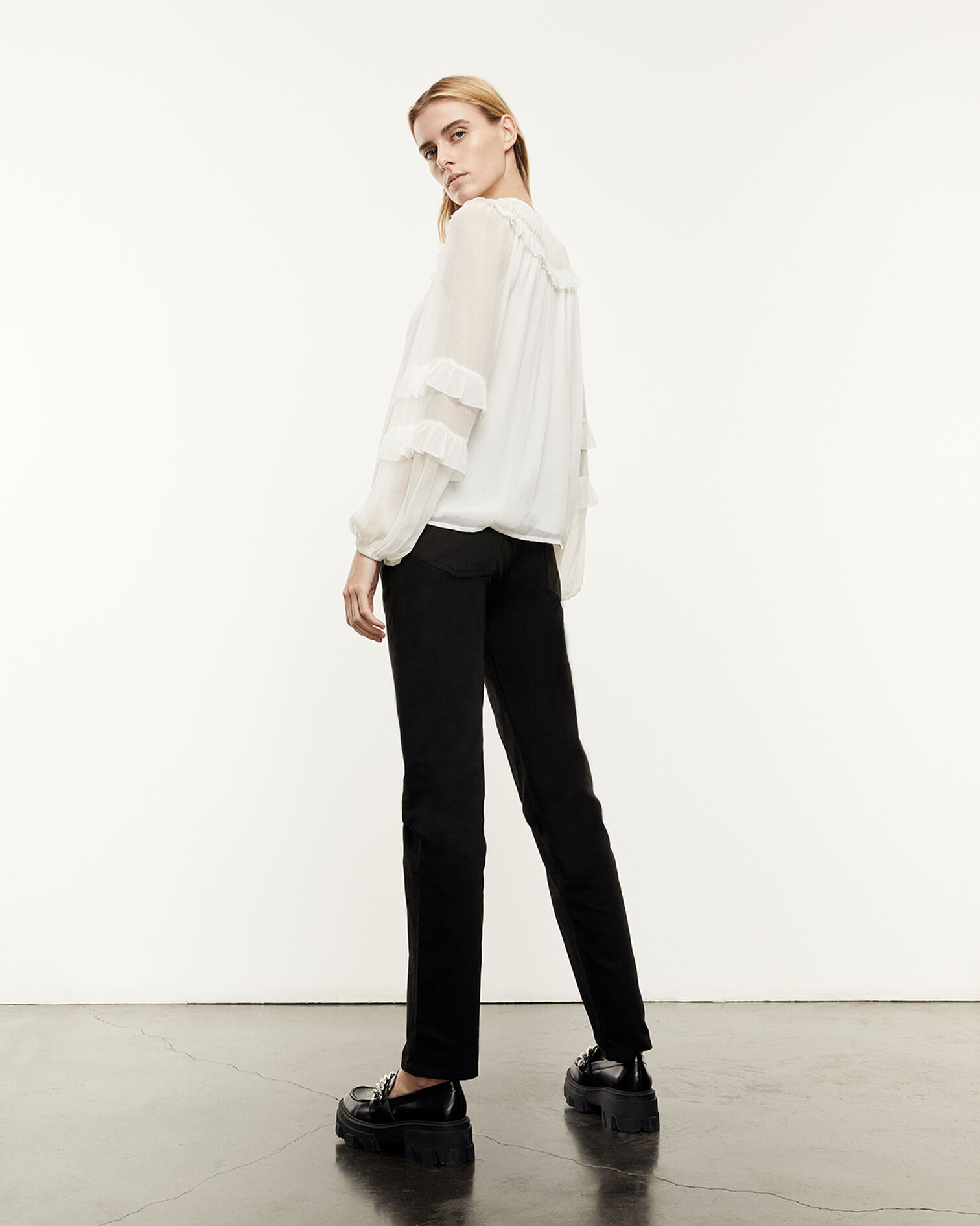 Flowing ecru shirt with smocked neck, ECRU, hi-res image number null