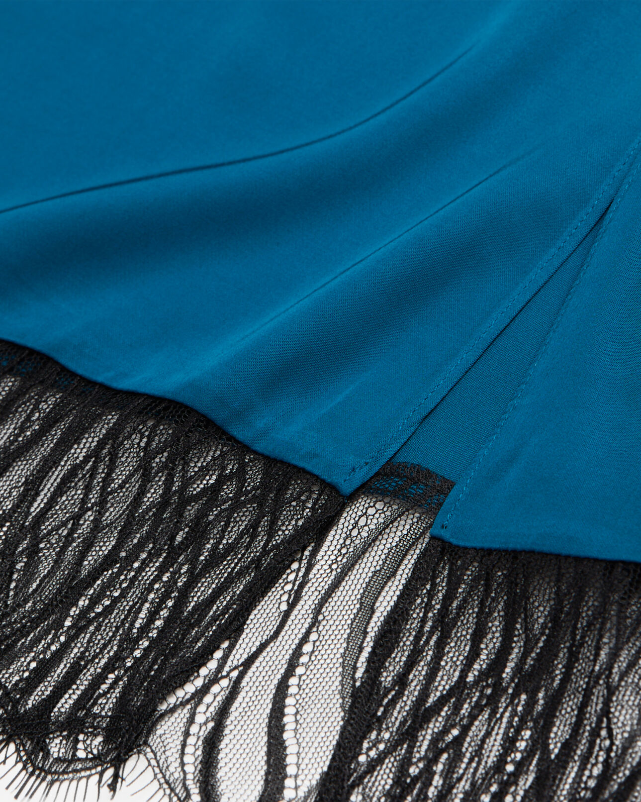 The Kooples FEMME MEDIUM BLUE robe nuisette longue bleue avec détails en dentelle