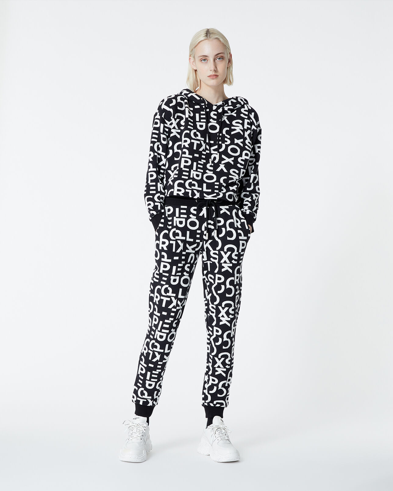 The Kooples FEMME BLACK WHITE jogging noir et blanc à imprimé all-over