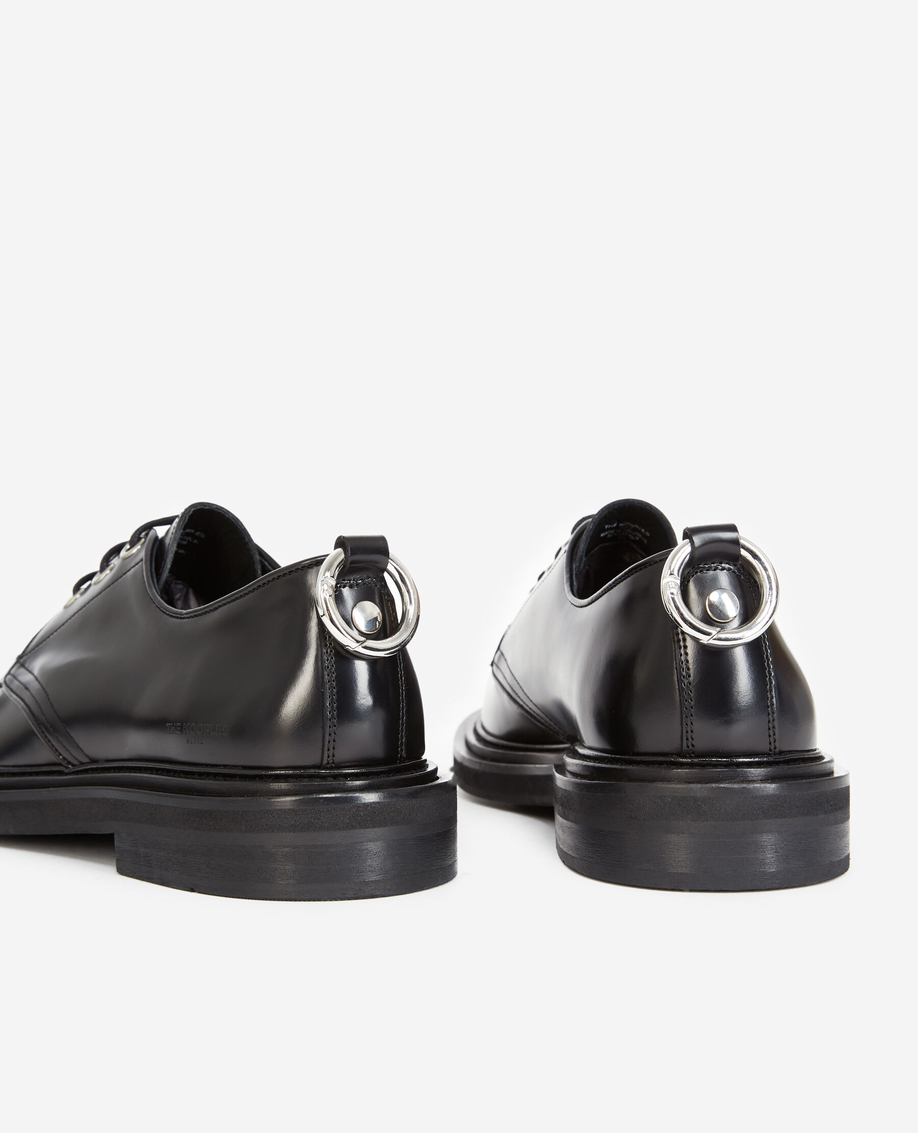 Black derbies in leather with thick sole