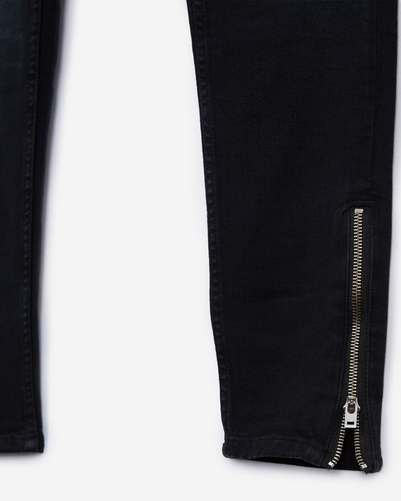 The Kooples HOMBRE BLACK WASHED vaqueros skinny negros con cremalleras en el bajo
