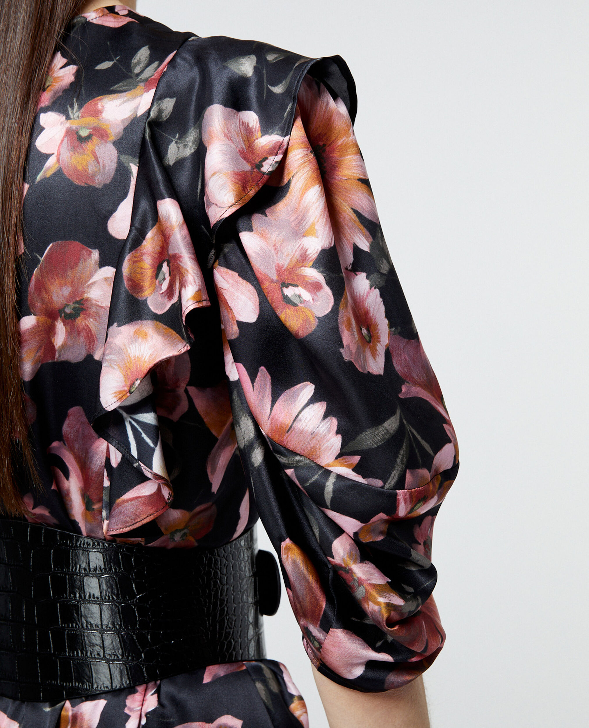 Schwarzes bedrucktes Wickelkleid, BLACK, hi-res image number null