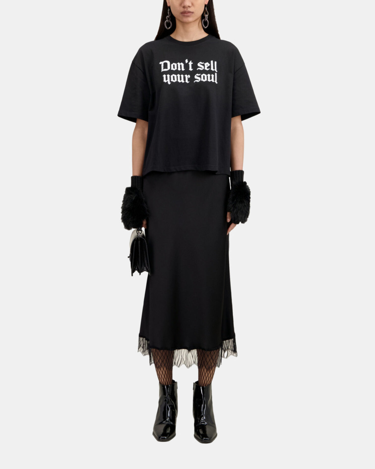 T-shirt Femme noir avec sérigraphie Don't sell your soul, BLACK, hi-res image number null