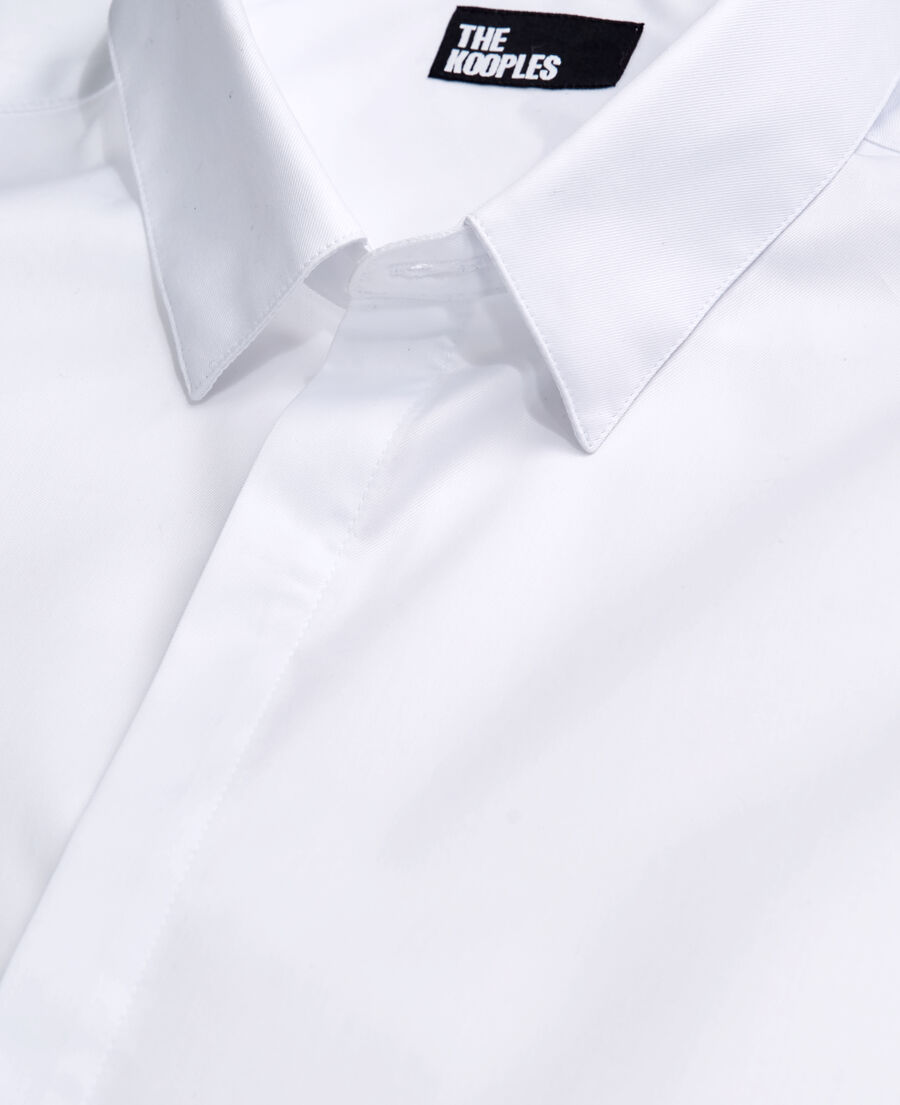 weißes baumwollhemd mit klassischer kragen