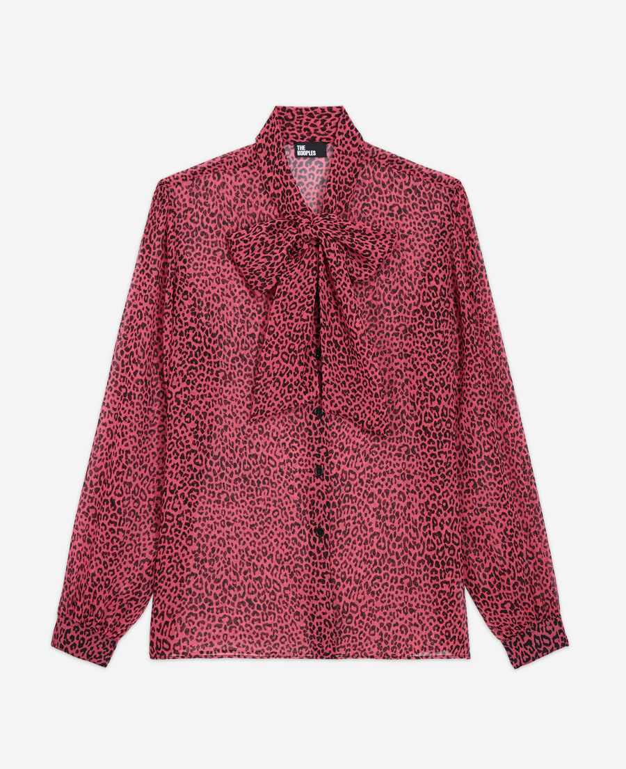 pink leopard-print shirt