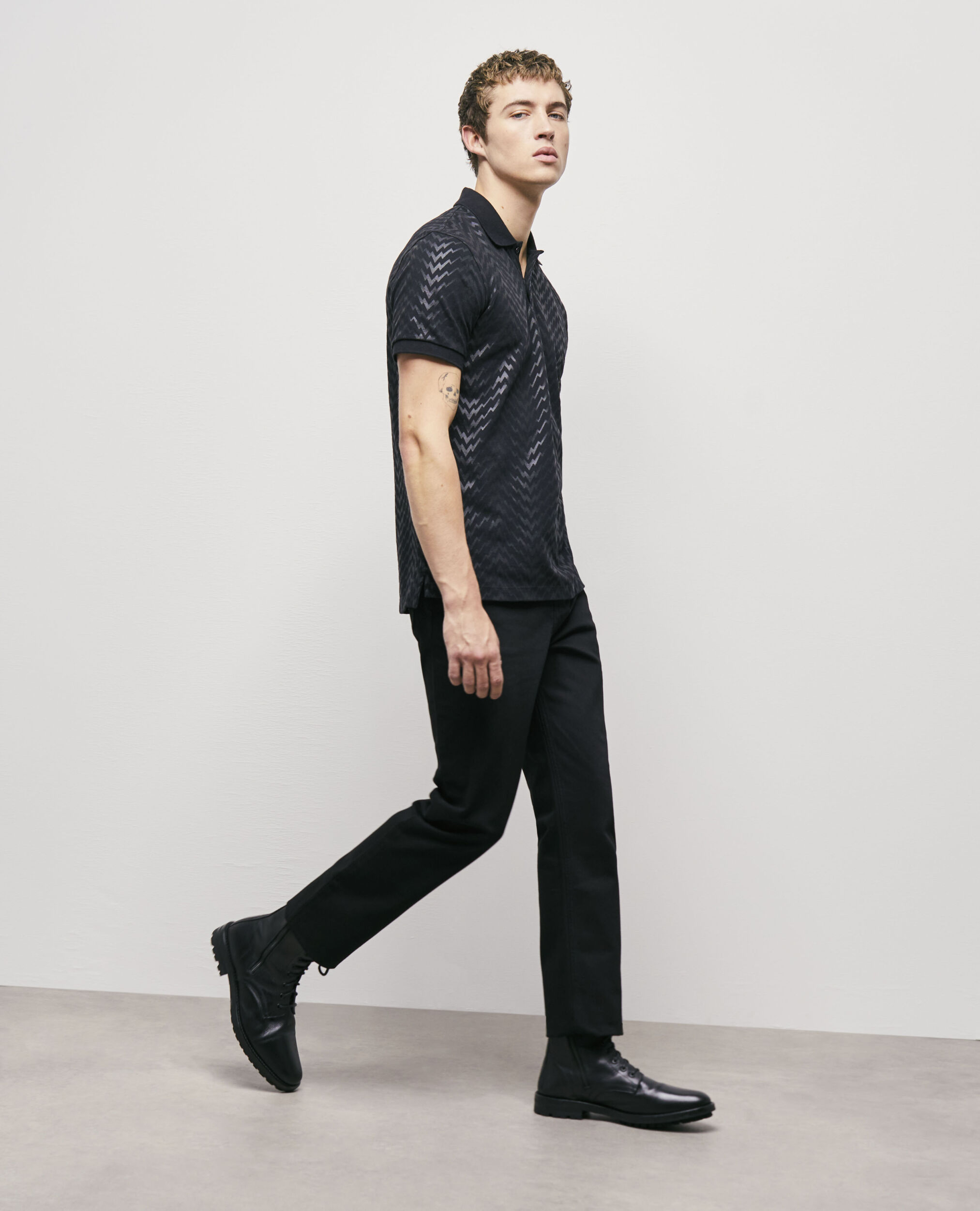 Schwarzes Poloshirt mit Print, BLACK, hi-res image number null