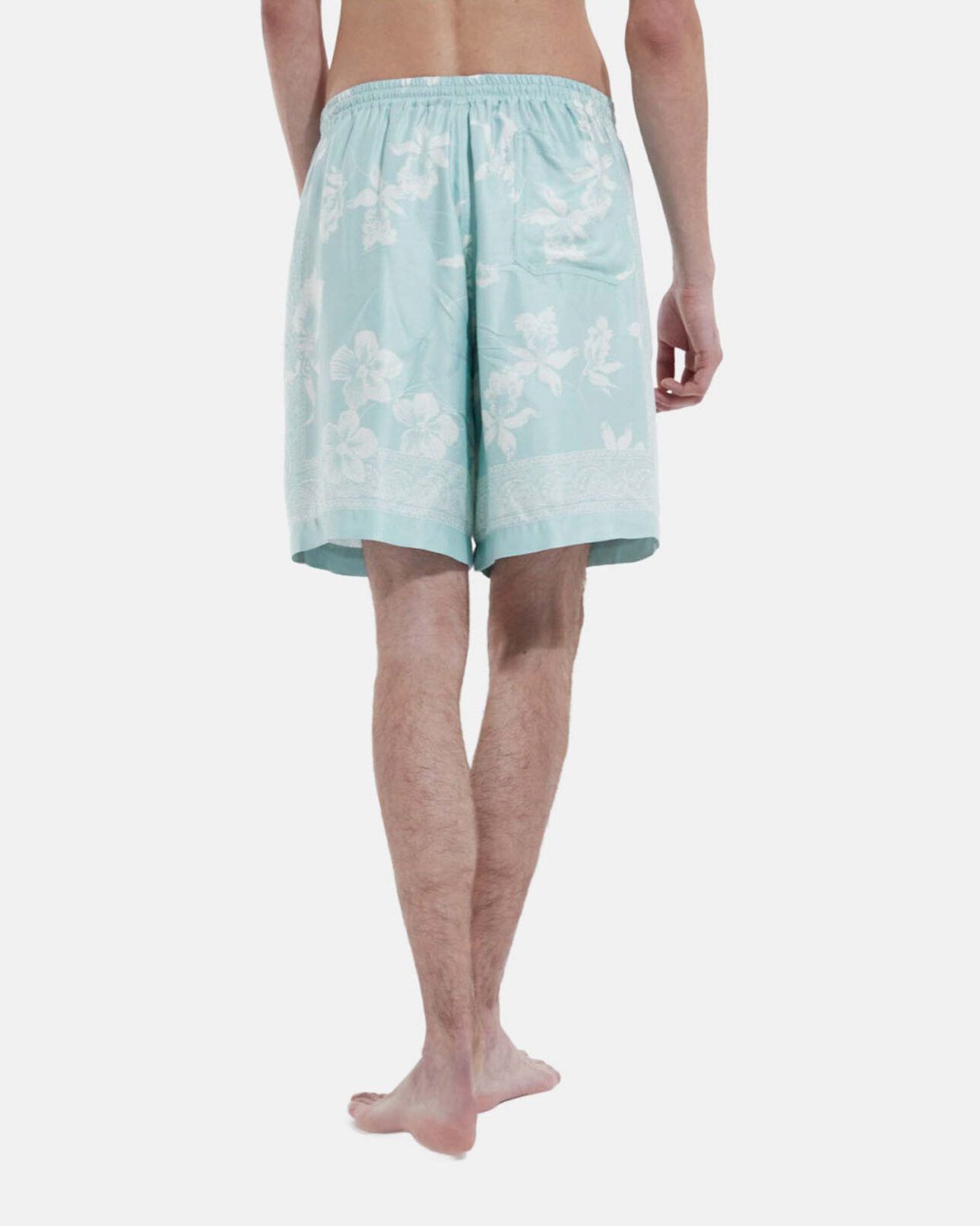 The Kooples HOMME BLUE WHITE short bleu ciel fluide motif bandana fleuri