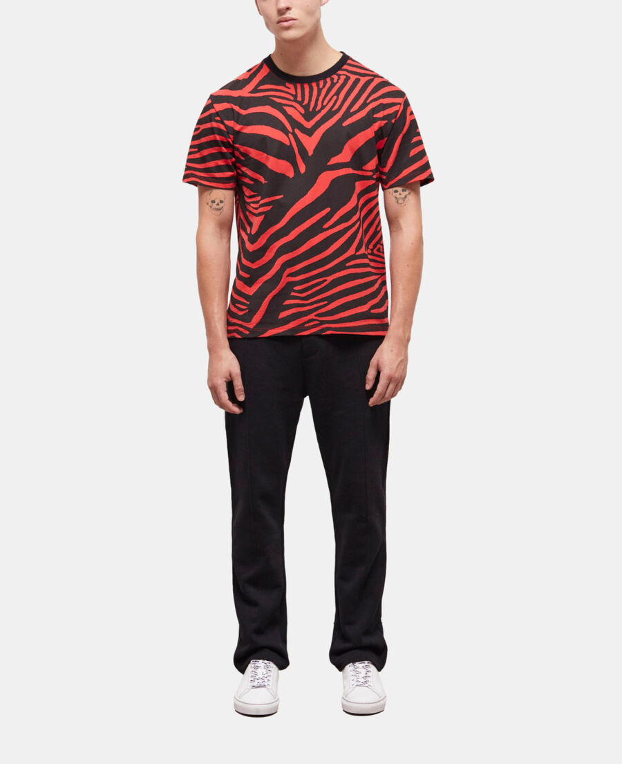 men's red printed t-shirt
