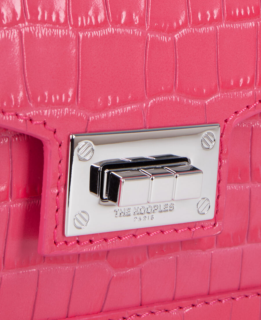 emily chain bag in pink crocodile-effect leather