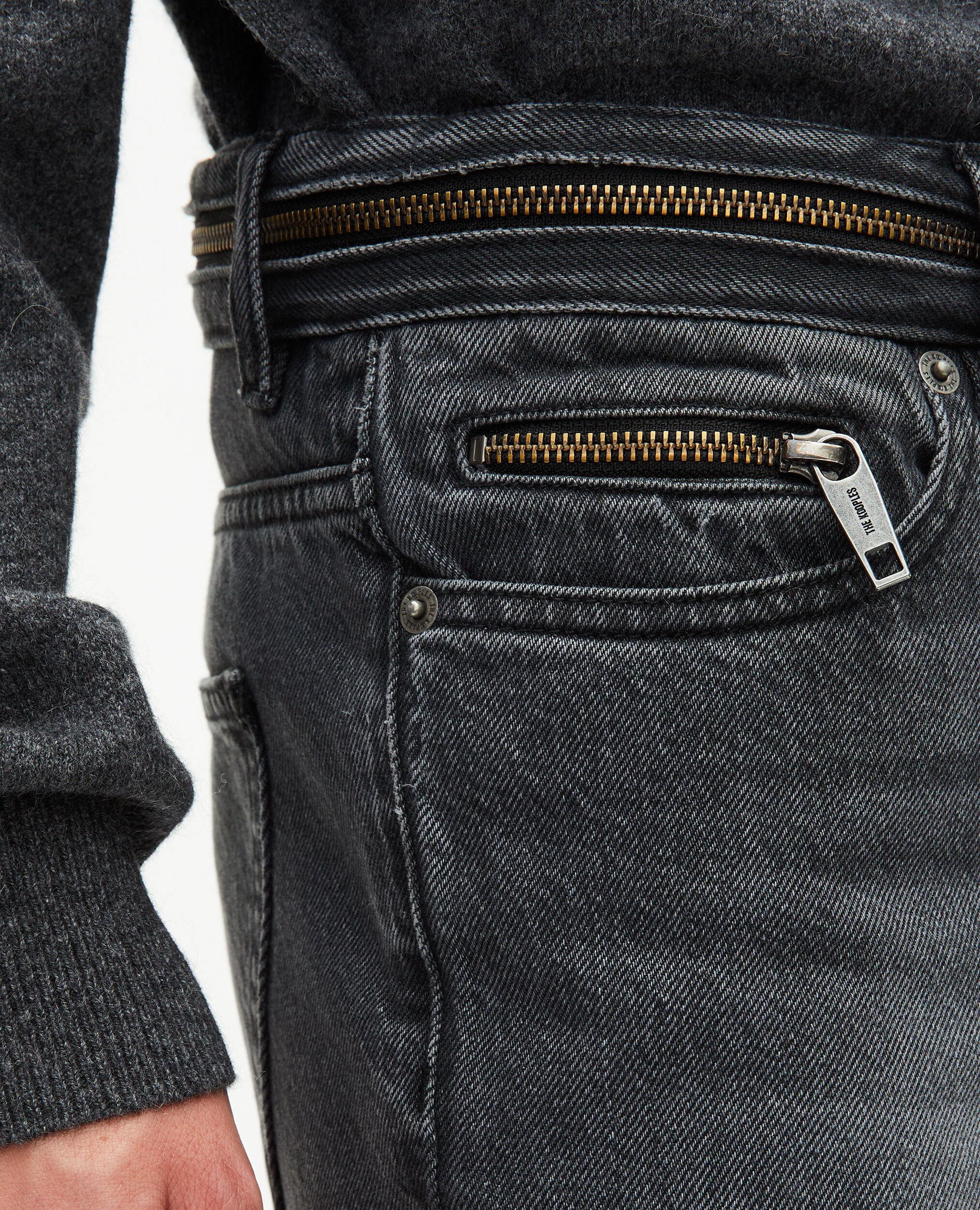 Schmale schwarze Jeans mit verwaschener Optik, BLACK WASHED, hi-res image number null