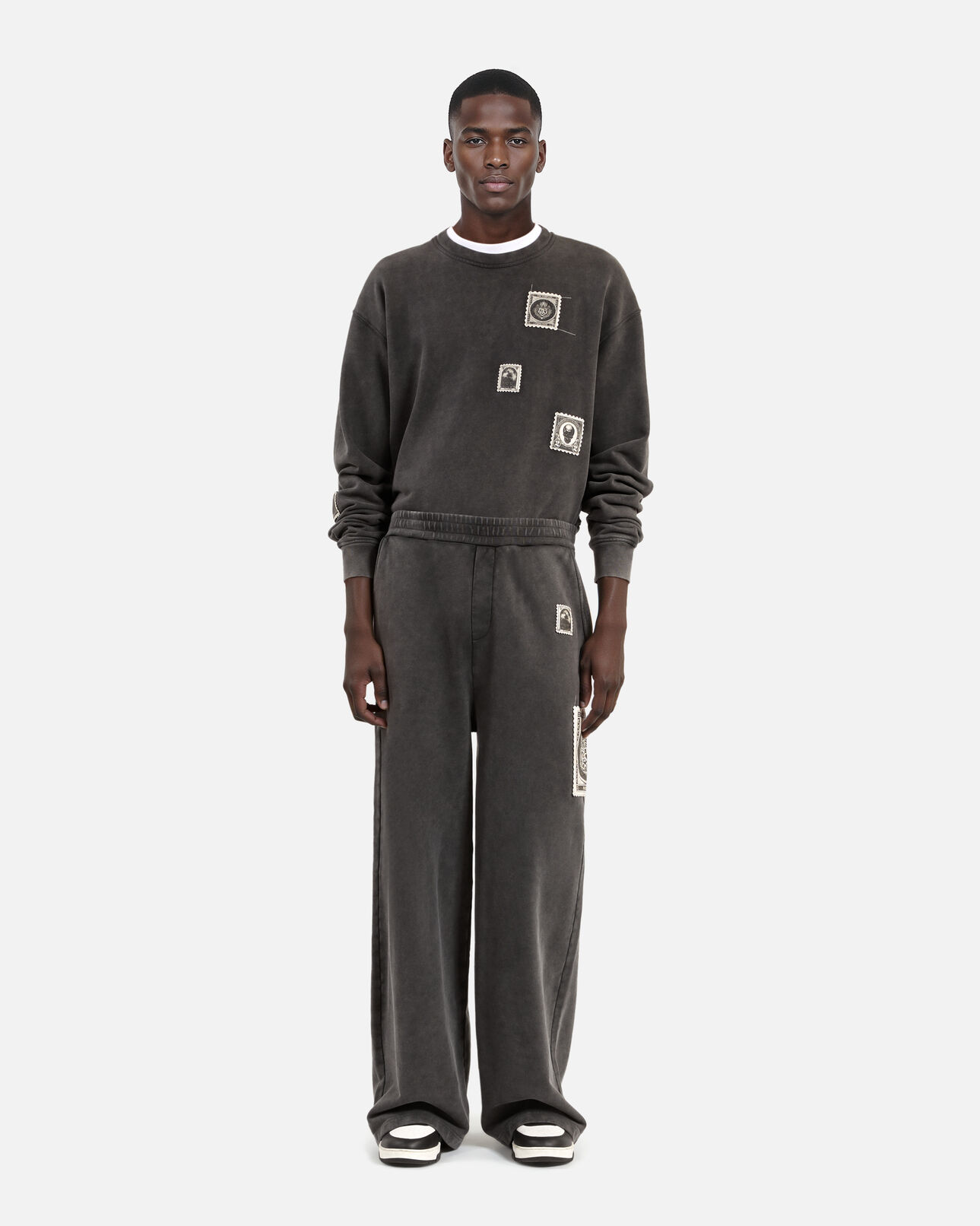 The Kooples HOMME BLACK WASHED bas de jogging droit avec patchs noir
