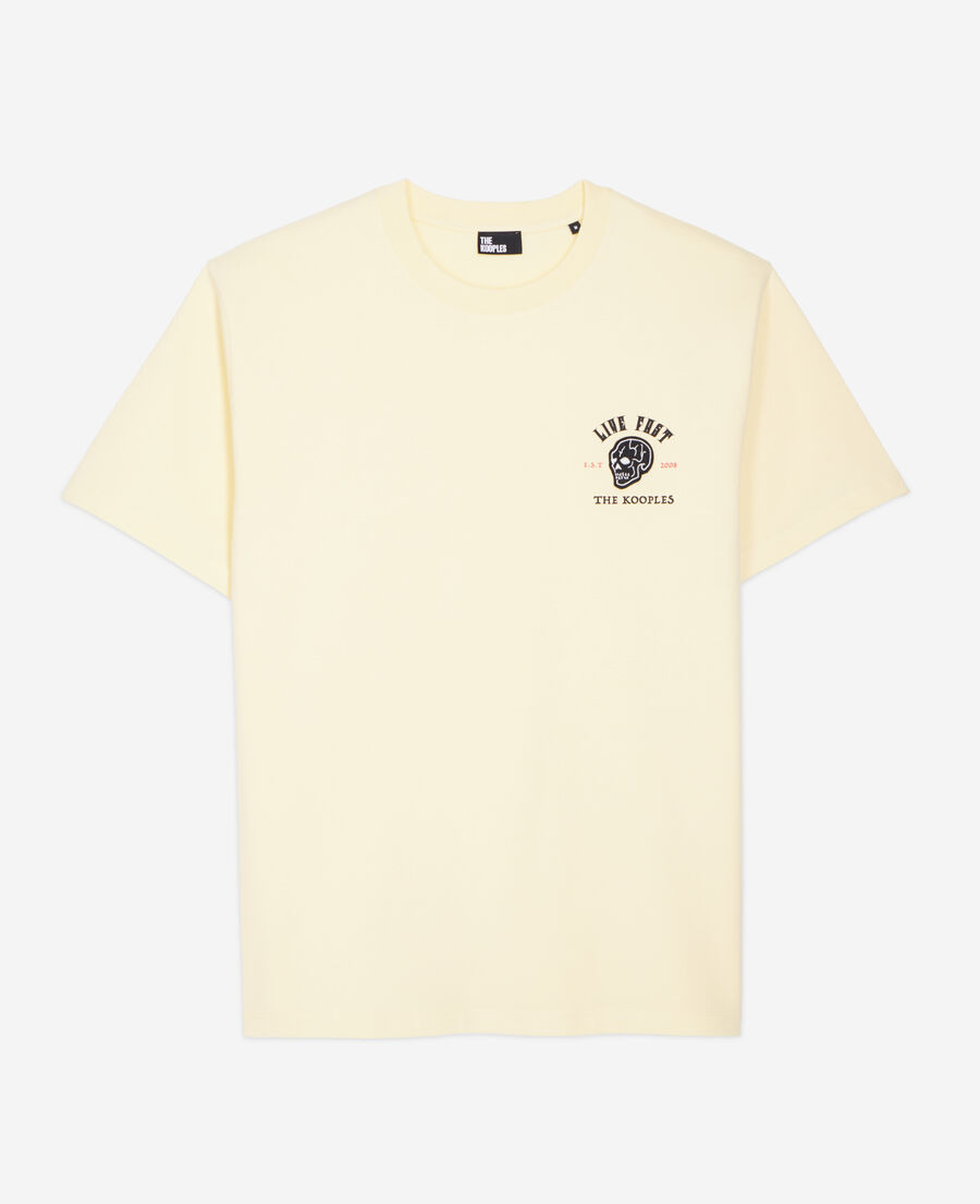 gelbes t-shirt mit „live fast“-schriftzug
